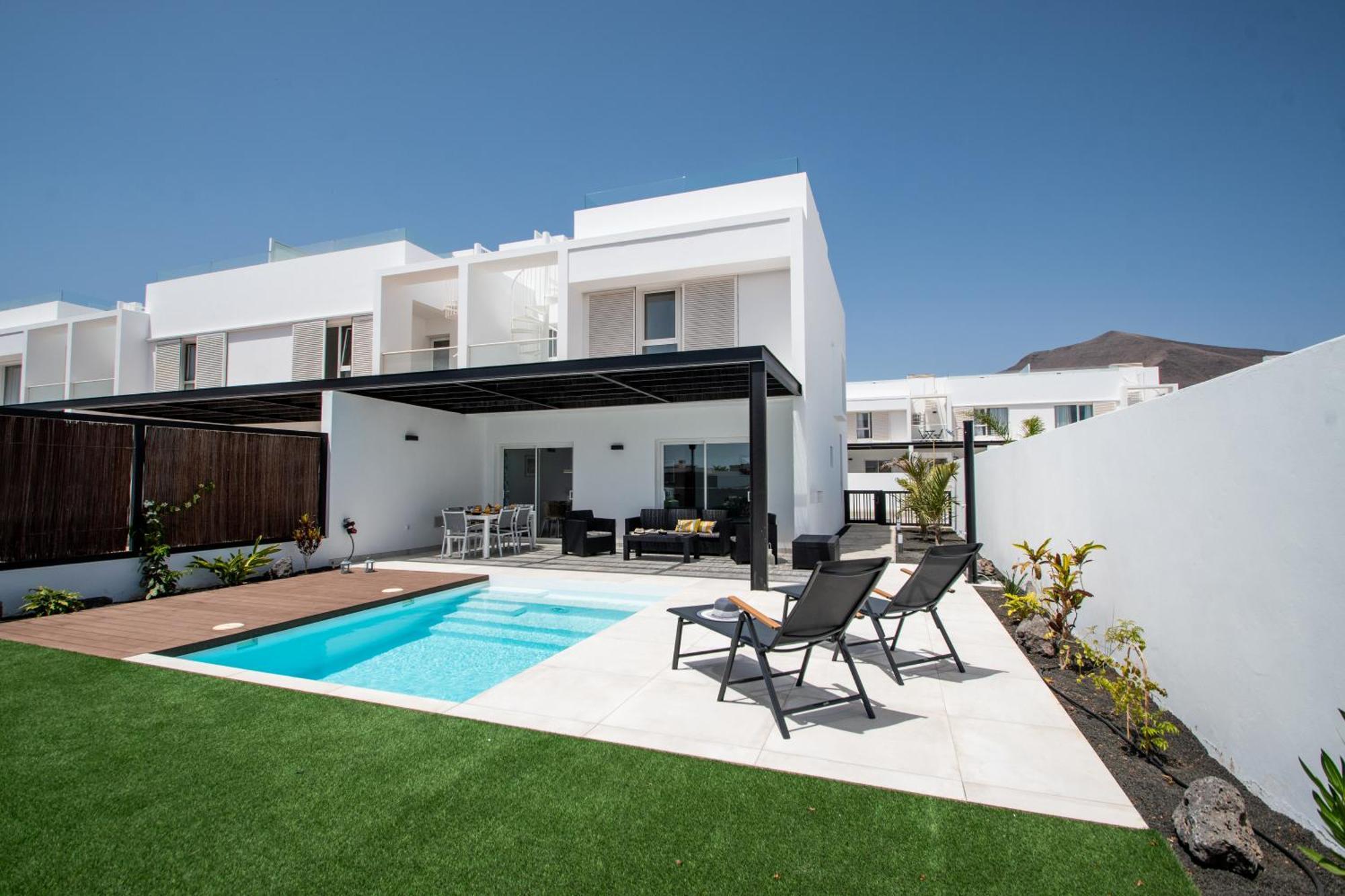Serena Villa 38 - Heated Pool, Sea Views, Ac, High Speed Internet Playa Blanca  Buitenkant foto