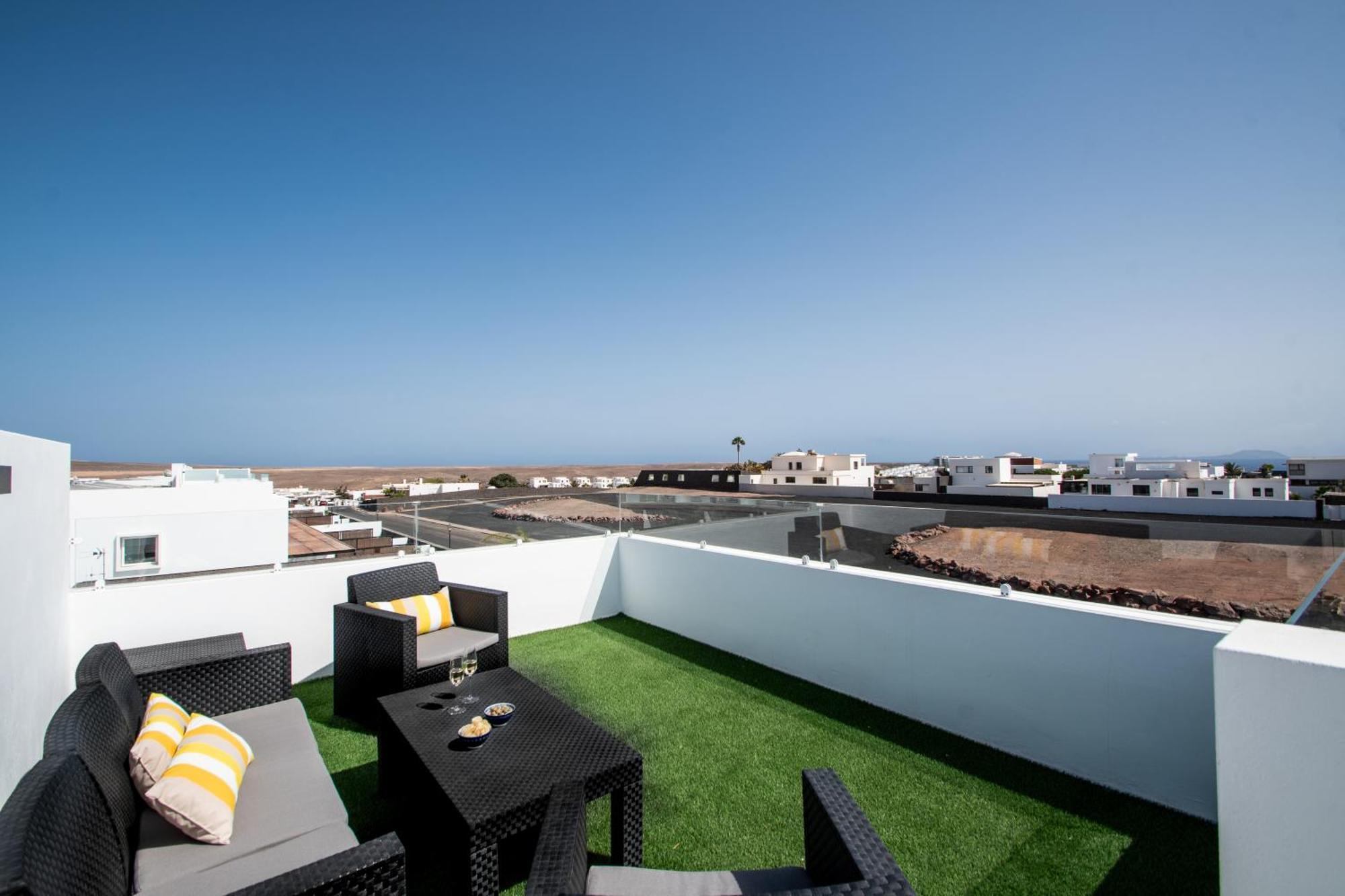 Serena Villa 38 - Heated Pool, Sea Views, Ac, High Speed Internet Playa Blanca  Buitenkant foto